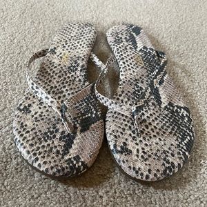 TKEES Flip Flops Size 8